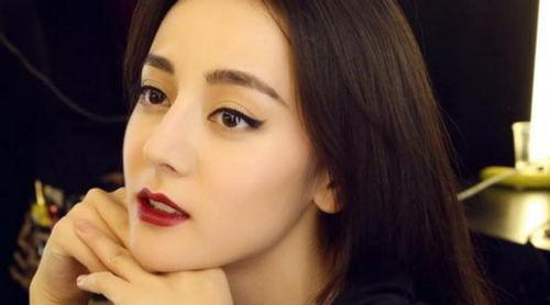 娱乐圈新疆吃瓜妮妮是谁,揭秘“妮妮”背后的神秘故事